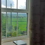 Bed & Breakfast Plumtree House