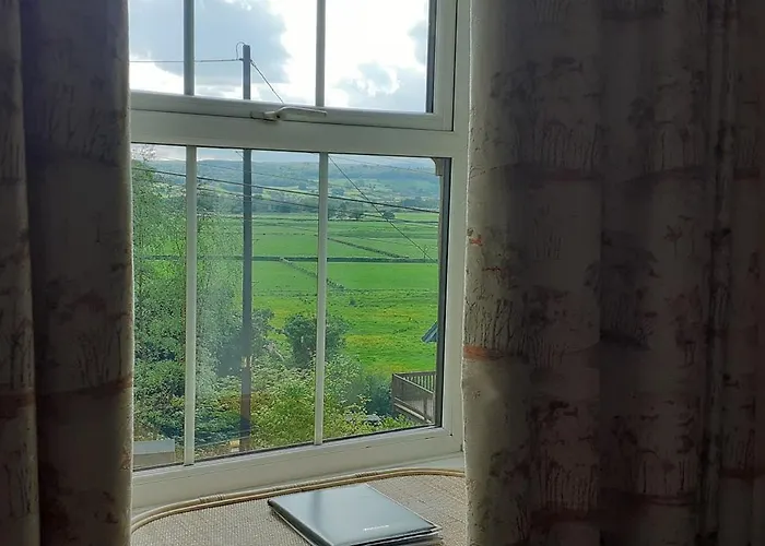 Bed & Breakfast Plumtree House