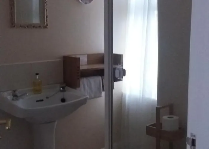 Plumtree House Bed & Breakfast